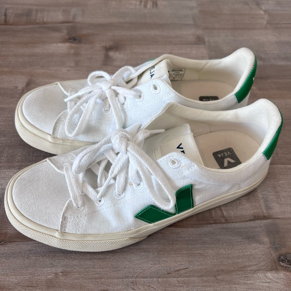 VEJA Women's Campo Low Top Sneakers - Picture 4 of 7